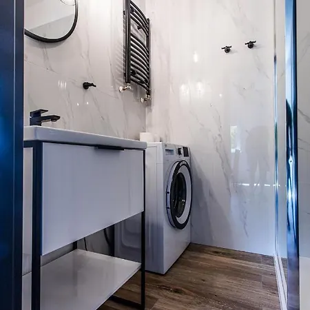 Premium Lato&zima Z Basenem Apartamento *