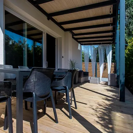 Premium Lato&zima Z Basenem Apartamento *