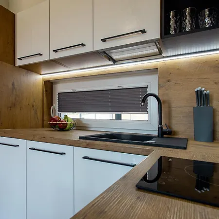 Premium Lato&zima Z Basenem Debki