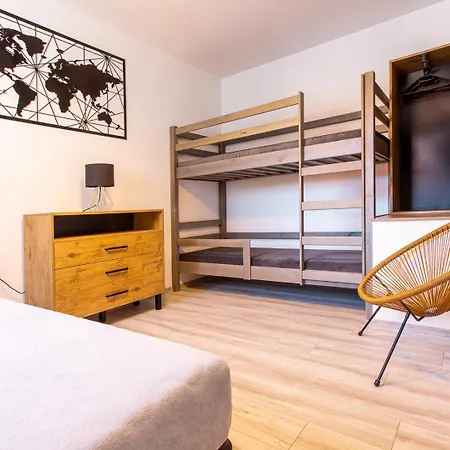 Premium Lato&zima Z Basenem * Debki